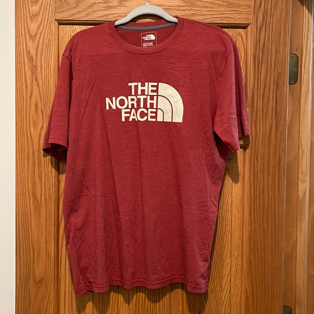 Men’s Large North Face T-Shirt